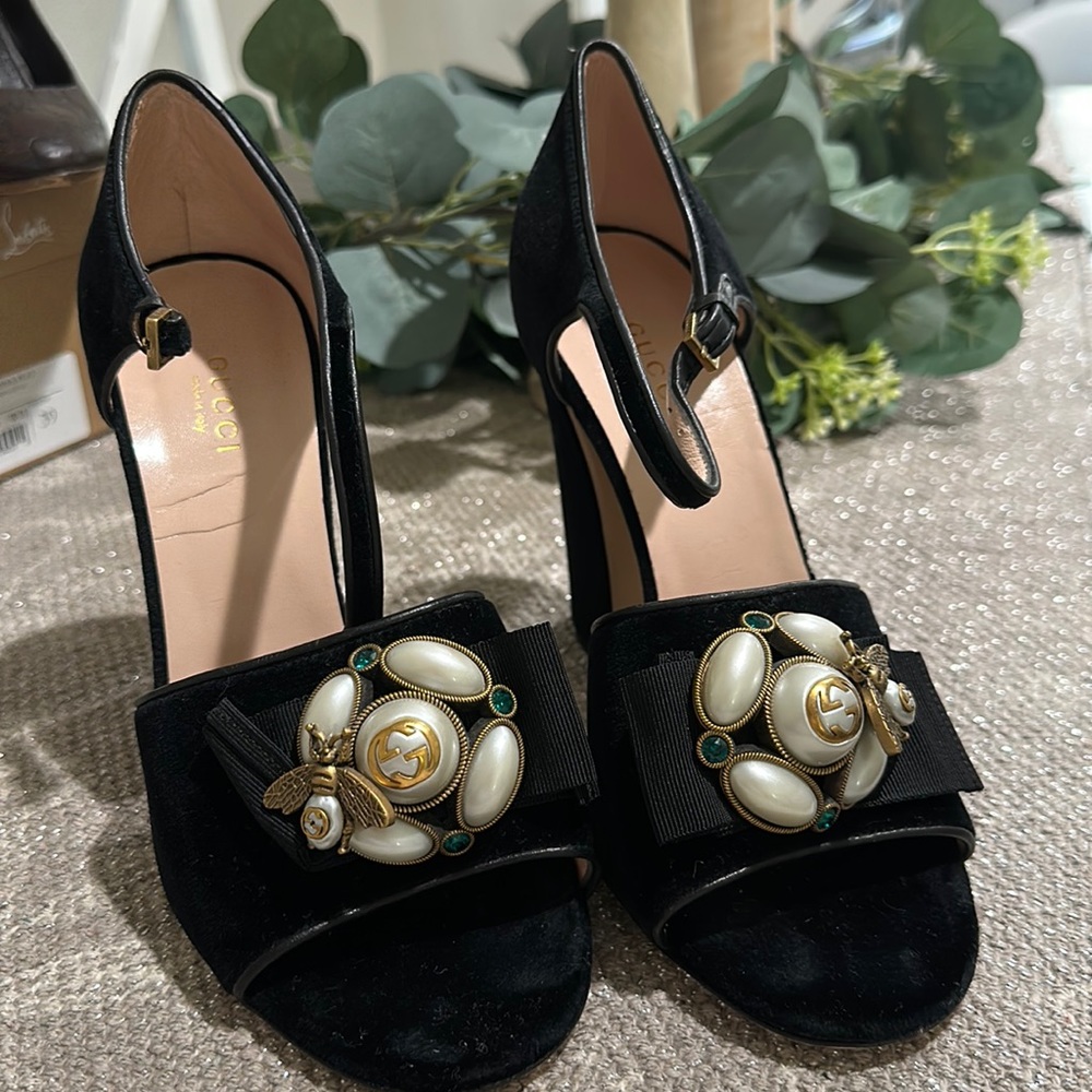 Authentic black Gucci heels size 38.5
